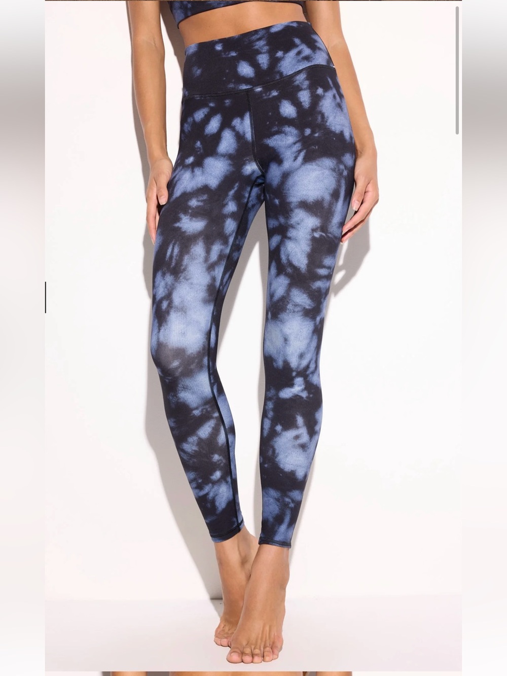Spiritual Gangster Nirvana Lotus Legging NWT